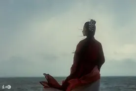 小说：像我这么厉害，让美女师妹给我按摩按摩不应该么？图片