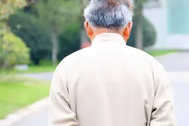 同样是50岁，为什么有人看起来显得很年轻，有人却显老？图片