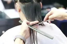 28岁大脸盘微胖女性，发型这样剪，显瘦又显小视频封面