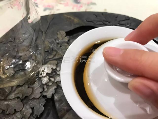 武夷岩茶有涩味，汤水浑浊，这是怎么回事？