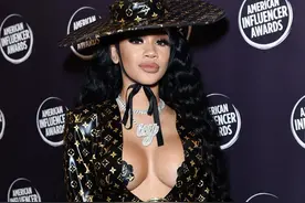美国说唱歌手Saweetie参加2019American Influencer Awards图片