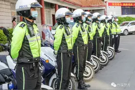 【十堰】喜讯！竹溪这支女子骑警队荣获“巾帼抗疫先进集体”称号图片