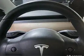 三辆特斯拉车主告诉你，它是怎么“失控”的？图片