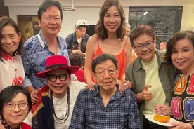 50年友谊不变！TVB第一届训练班聚会，吕有慧仍貌美金兴贤变化大图片