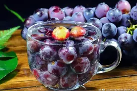 洗葡萄时，用盐水洗等于吃虫卵！老果农教你一妙招，虫卵乖乖溜走图片