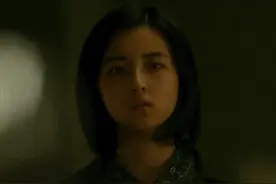 张子枫连拍12小时哭戏，嘴唇苍白几乎崩溃，吓呆同组小演员图片