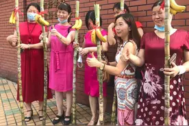 2020高考送考“四大神器”，网友：那个甘蔗挂香蕉是什么意思图片