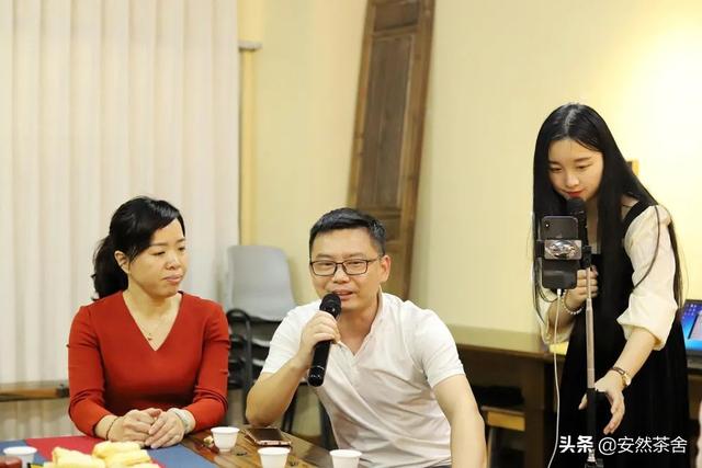 今大福德福品鉴会在“茶饰界”成功举办，班章古树霸气之韵令人倾倒