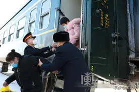4月10日零时起，铁路实施新的列车运行图图片