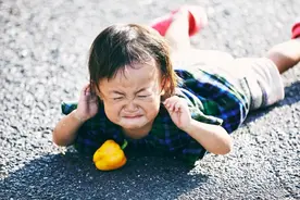 孩子无理取闹有原因，家长试着做好这三件事，才可能解决问题图片