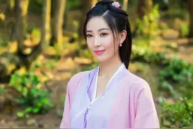 书生向青楼女求助，惨遭拒绝后写下两首诗，让青楼女幡然醒悟图片