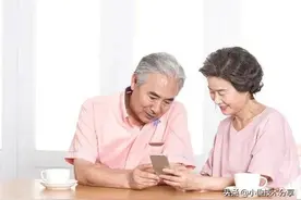 老年人使用智能手机必须学会的8个功能，操作简单，一看就会图片