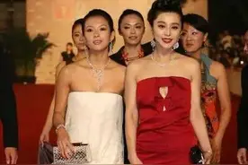 章子怡遇上范冰冰，抹胸礼服齐争艳！身材性感有料图片