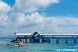 快来打卡王一博《夏日冲浪店》拍摄地，美景可不输马尔代夫哟图片