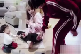 分房睡后女儿一直说挤，看完监控后，妈妈不淡定了图片