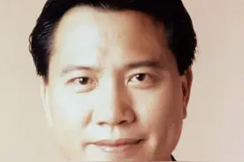 万梓良现身悼念袁隆平！曾提携周星驰，63岁疾病缠身仍走穴演出图片