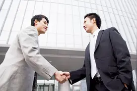 一般的的姓氏介绍是免贵，为什么张姓跟别人不同，是本贵呢？视频封面