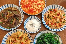 我家一周的午餐，荤素搭配，顿顿不重样，网友：看饿了，求蹭饭图片