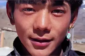 藏族小哥丁真成新晋网红，身世背景一夜被扒，成名过程不简单图片