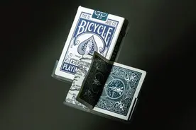 扑克牌也能救命？史上最特殊扑克牌，二战中美军战俘的救星图片