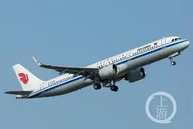 福州飞成都客机上，有乘客自杀身亡图片