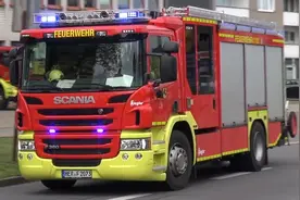 德国大量帅气消防车紧急出警 超响的气喇叭警报视频封面