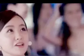 美女警察为了潜入派对，连衣裙秒变泳装，服务生眼都直了～🤣视频封面