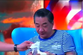 我国的第二艘航母下水，为何局座张召忠不禁潸然泪下呢视频封面