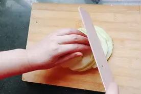 韭菜茄子馅水饺怎么做？做法简单，一看就会