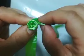 彩带的另一种用法，像这样编玫瑰花效果不错。视频封面