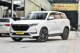 体验长安欧尚X7：有颜值，好开又省油，适合家庭的SUV图片