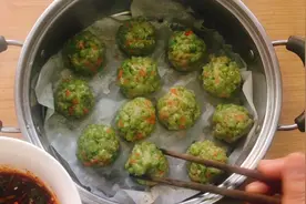 豆角丸子的好吃做法，不油炸不炖汤，一团一蒸，鲜香营养