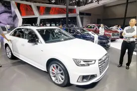 全新宝马3系、奥迪A4L、奔驰C级后排差异巨大视频封面