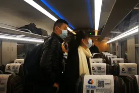 动车开通乌鲁木齐至博乐缩短至四个小时，从南疆回家时间大大提前视频封面