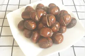 原来炒板栗也有窍门，用它浸泡一下，简单一炒，香甜绵软超好吃视频封面