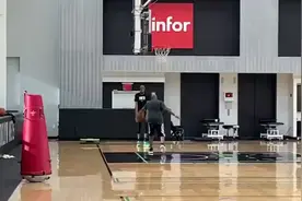 杜兰特开始投篮恢复训练，死神归来的日子越来越近了！视频封面