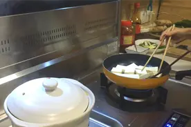 半糖啊咦：女儿上了一天的网课，晚餐做她爱吃的家常菜，简单美味