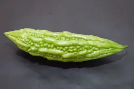 原来苦瓜这样清洗才干净，方法简单实用，学会记得告诉家人和朋友视频封面