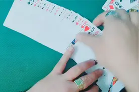 魔术手法教学，教你从背面看扑克点数，普通扑克怎么过手认牌
