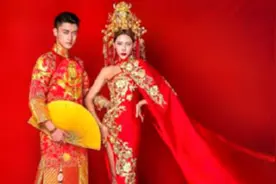 为什么现在结婚都穿白婚纱？中国的红嫁衣到国外，外国人看呆了视频封面