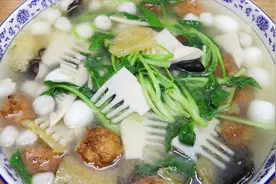 家常鲜汤的做法，食材和做法都很简单，清淡不油腻，比骨头汤好喝视频封面