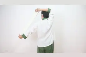 颈肩疼痛，1条毛巾5分钟，在家就能做，打通淤堵，颈肩轻松！