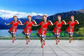 小慧广场舞《边疆的泉水清又纯》民族风活泼大气，深受大家喜爱