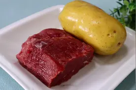 牛肉切成一粒粒，入锅简单做一锅，香嫩多汁下饭，孩子都主动添饭视频封面