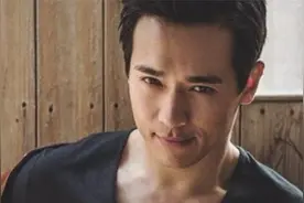 39岁高云翔罕晒自拍，发际线后退似老10岁，已经5月没与女儿同框视频封面