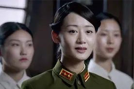 虎胆巍城：冯东野打了胜仗开庆功会，谁料女副官早就看上他了视频封面
