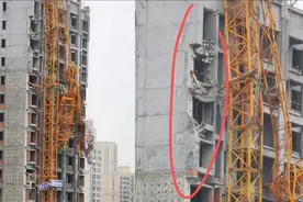 刚刚！长沙一在建小区塔吊坍塌楼体多处损坏，公示为“重大事故”视频封面