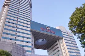 湖南卫视再遇危机，被央视点名，被迫下架两档综艺节目视频封面