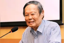 100岁杨振宁竟然这样称呼翁帆父母？短短几个字，尽显高情商视频封面