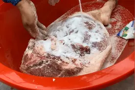 猪肉这样处理一下，挂起来晾着，几年都不坏，时间越久越香